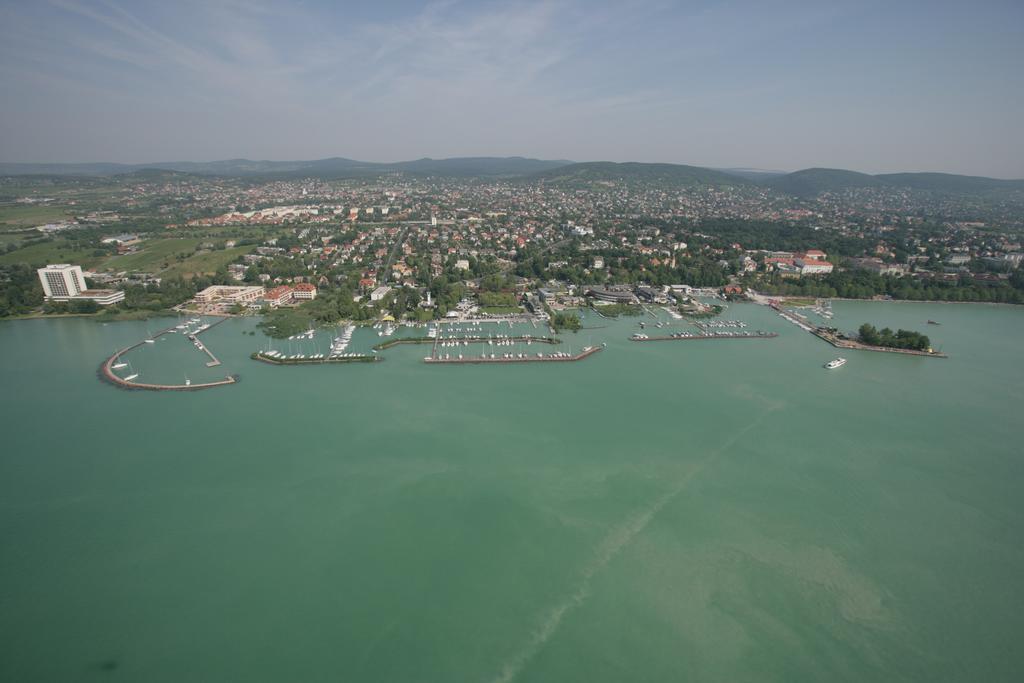 Apartman Vitorlas Vendeghaz Balatonfured Luaran gambar
